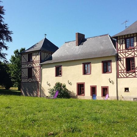 Bed and Breakfast Le Manoir Des Arts Saint-Samson-de-Bonfossé Exterior foto